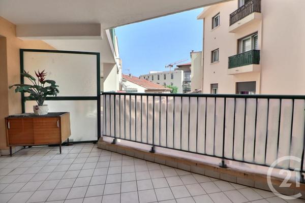 Appartement T3 à vendre  3 pièces - 71,85 m2 ST RAPHAEL - 83