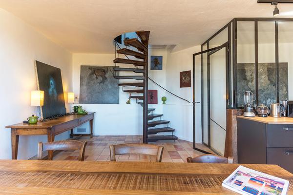 Maison d’artiste et esprit atelier en Drôme provençale