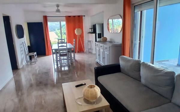 Maison à louer    4 pièces •  Rivière-Pilote