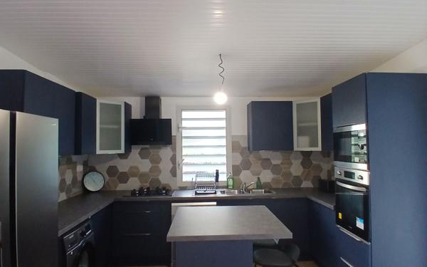 Maison à louer    4 pièces •  Rivière-Pilote