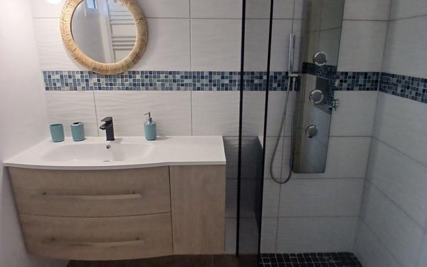 Maison à louer    4 pièces •  Rivière-Pilote