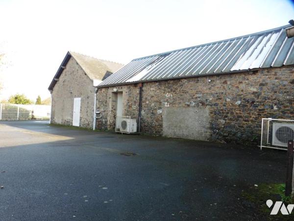 PANNECE, idéalement situés, 15 mns au Nord d'Ancenis-Saint-Géréon, idéal artisan, locaux d'activité