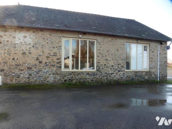 PANNECE, idéalement situés, 15 mns au Nord d'Ancenis-Saint-Géréon, idéal artisan, locaux d'activité