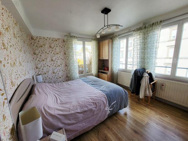 Immeuble de rapport à vendre à Ussel en Corrèze (19200), ref : UM 1299