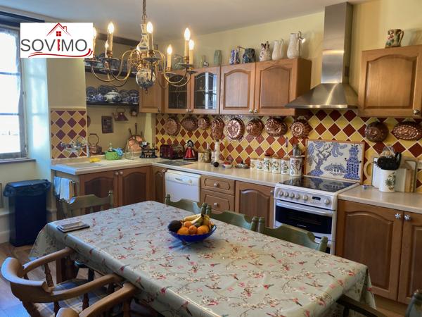 MAISON DE VILLAGE, 5 CHAMBRES, GRANGE ET JARDIN ATTENANTS