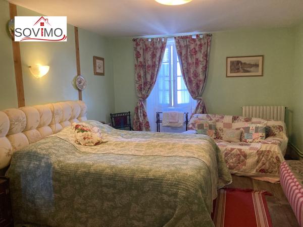 MAISON DE VILLAGE, 5 CHAMBRES, GRANGE ET JARDIN ATTENANTS