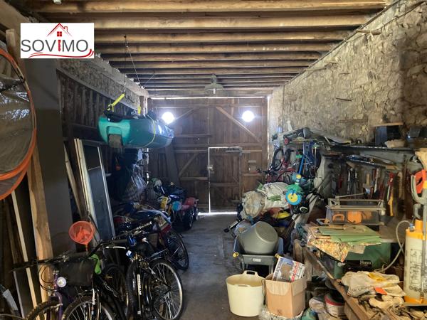 MAISON DE VILLAGE, 5 CHAMBRES, GRANGE ET JARDIN ATTENANTS