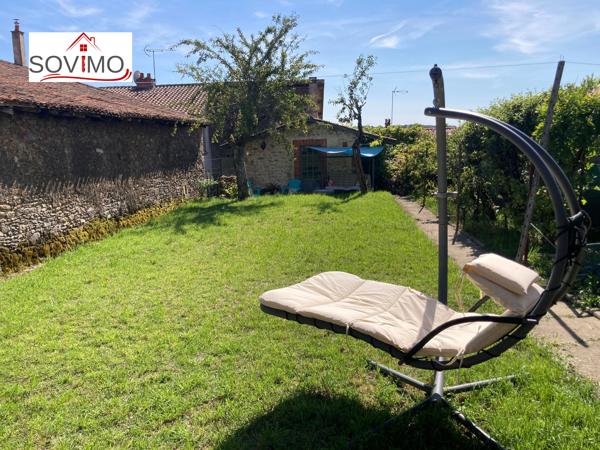 MAISON DE VILLAGE, 5 CHAMBRES, GRANGE ET JARDIN ATTENANTS