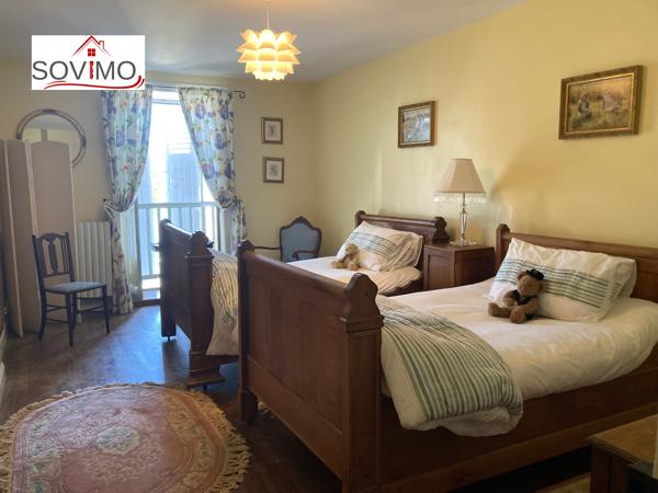 MAISON DE VILLAGE, 5 CHAMBRES, GRANGE ET JARDIN ATTENANTS