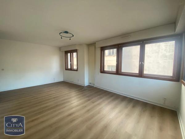 Appartement à louer 3 pièces 69.7m² Chambéry (73000)