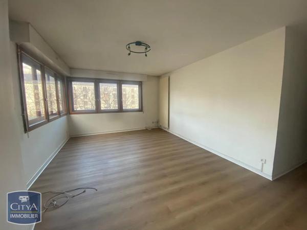 Appartement à louer 3 pièces 69.7m² Chambéry (73000)
