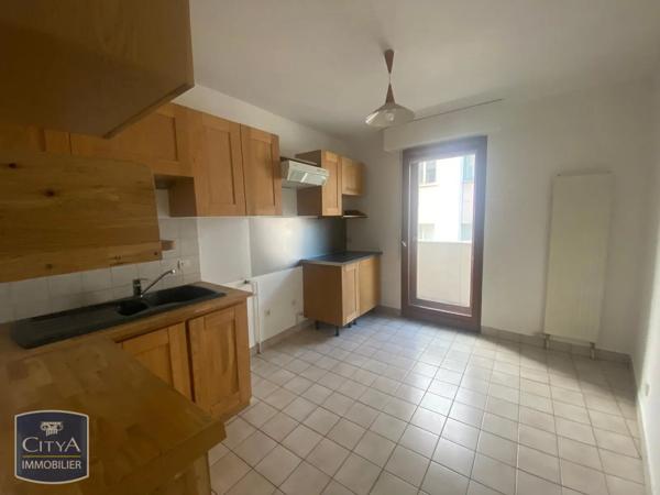 Appartement à louer 3 pièces 69.7m² Chambéry (73000)