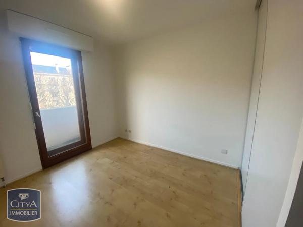 Appartement à louer 3 pièces 69.7m² Chambéry (73000)