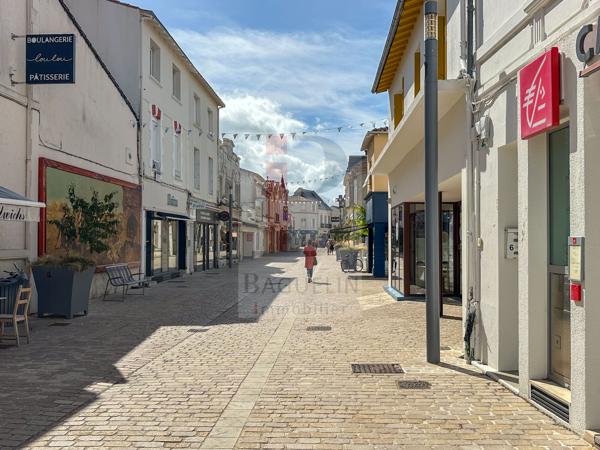LOCAL COMMERCIAL FOURAS