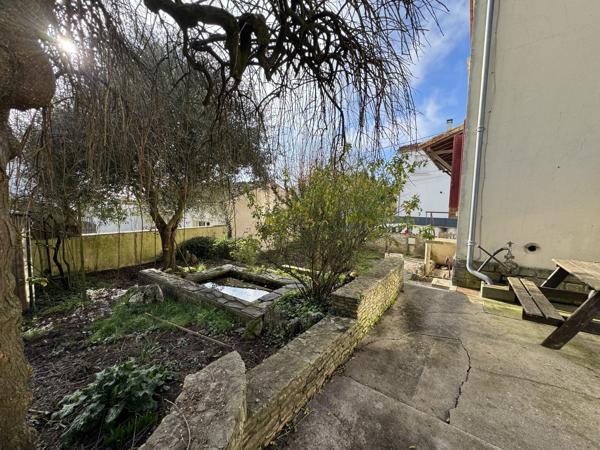 SAINTES PROCHE CENTRE VILLE