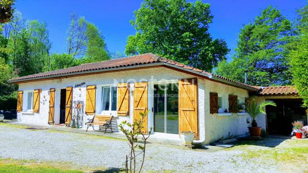 Maison à vendre de plain pied Montvalent - 3 chambres - Garage - Ateliers - Arboré - Jardin 2 000m2 - Maison d'hôte possible