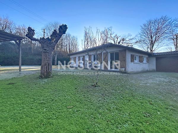 Maison à vendre de plain pied Montvalent - 3 chambres - Garage - Ateliers - Arboré - Jardin 2 000m2 - Maison d'hôte possible