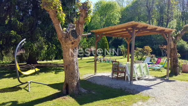 Maison à vendre de plain pied Montvalent - 3 chambres - Garage - Ateliers - Arboré - Jardin 2 000m2 - Maison d'hôte possible