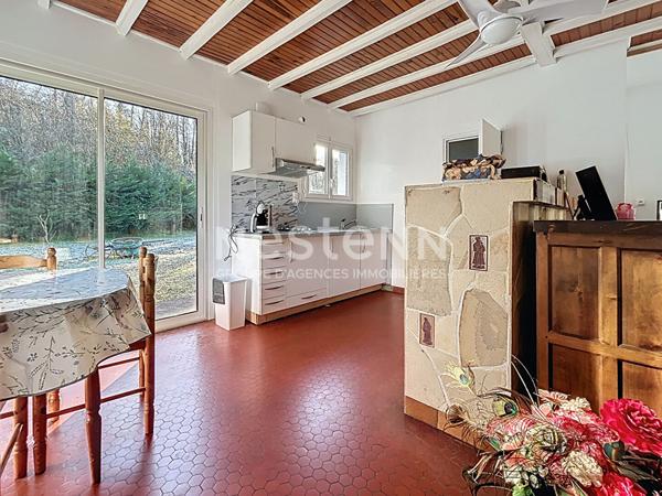 Maison à vendre de plain pied Montvalent - 3 chambres - Garage - Ateliers - Arboré - Jardin 2 000m2 - Maison d'hôte possible