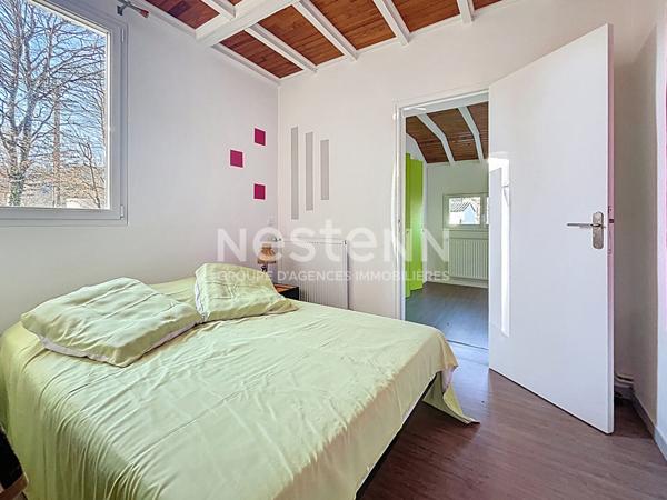 Maison à vendre de plain pied Montvalent - 3 chambres - Garage - Ateliers - Arboré - Jardin 2 000m2 - Maison d'hôte possible