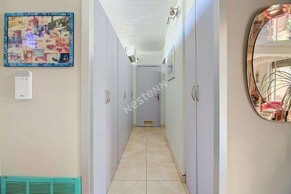 Maison de plain-pied 101 m² avec piscine, garage et terrain de 523 m² à Vitrolles