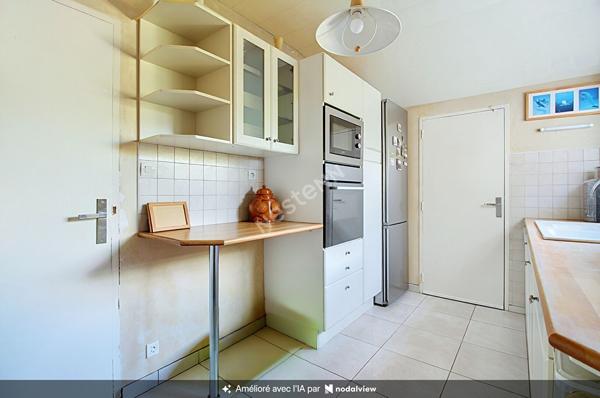 Maison de plain-pied 101 m² avec piscine, garage et terrain de 523 m² à Vitrolles