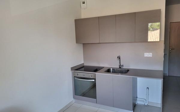 Appartement à louer    1 pièce •  Vedène