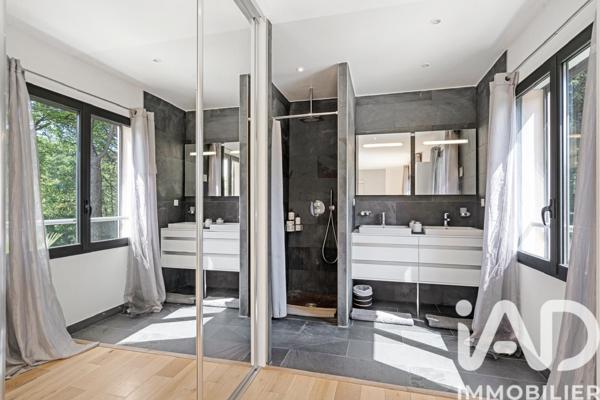 Maison à vendre 5 pièces 188 m² Gassin