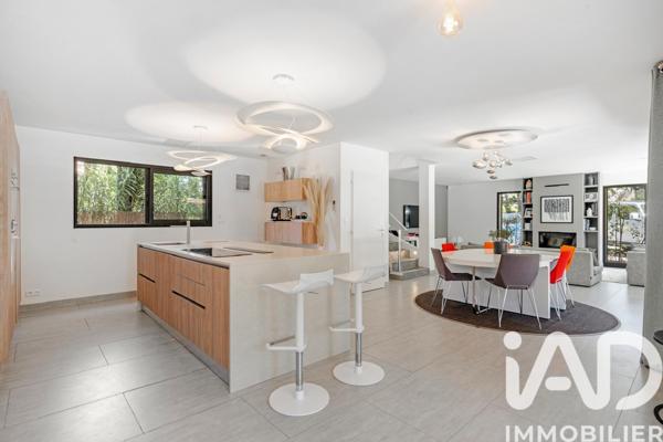 Maison à vendre 5 pièces 188 m² Gassin