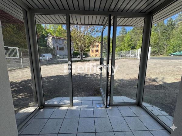 Local Commercial 10 pièces - 1086 m² Exclusivité