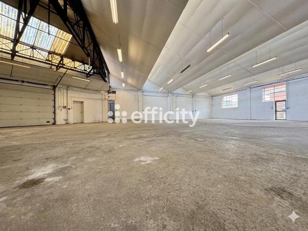 Local Commercial 10 pièces - 1086 m² Exclusivité