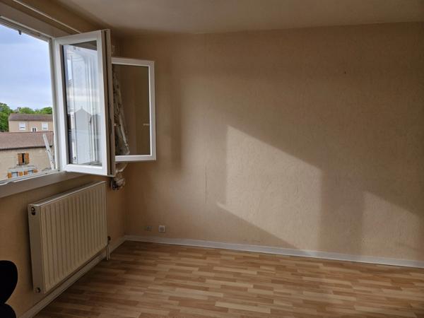 Appartement de 31m2 à louer 1 pièce avec balcon, ascenseur et place de parking privée