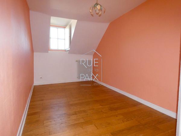 86100 CHATELLERAULT Châtellerault : Maison de ville secteur centre-ville