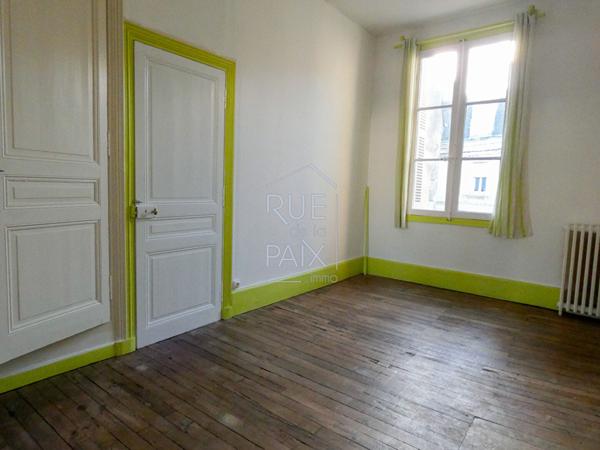 86100 CHATELLERAULT Châtellerault : Maison de ville secteur centre-ville