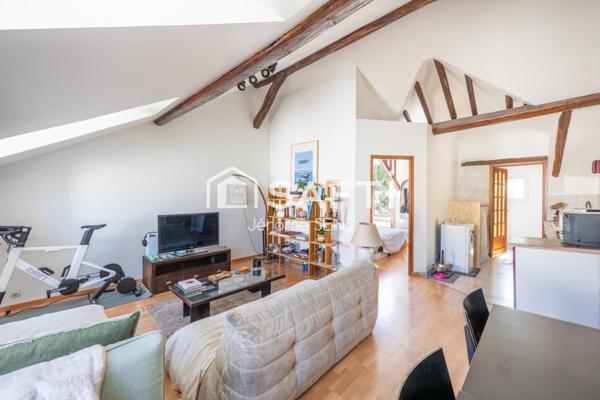 2 pièces rénové avec charme, jardin partagé et cave