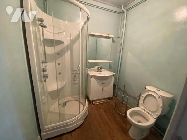 A vendre à Saint Chamant (CANTAL), dans un hameau calme et isolé une maison de famille à rénove...