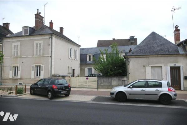 Immeuble de rapport - 6 Appartements - Cour - Parkings - Caves - 444 m² cadastré.