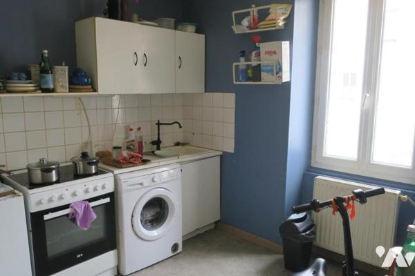 Immeuble de rapport - 6 Appartements - Cour - Parkings - Caves - 444 m² cadastré.