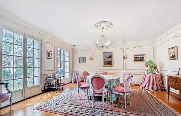 Maison
         12 pièces
        - 368 m² Bien prestige 730 000 € *