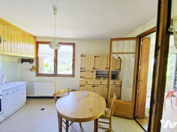 Maison Familiale  - 2  appartements et dépendances