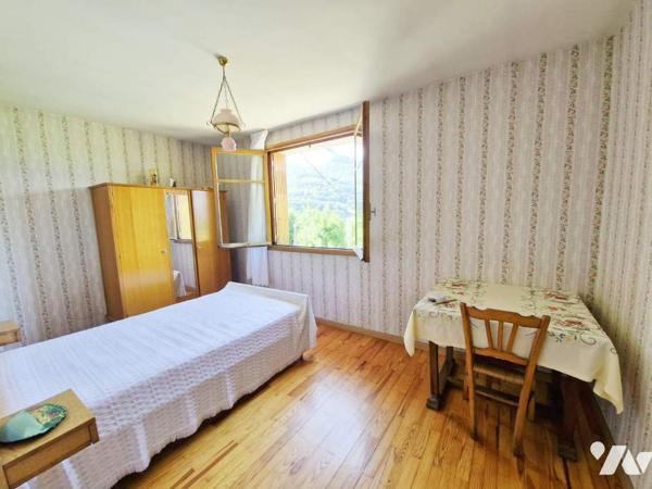 Maison Familiale  - 2  appartements et dépendances