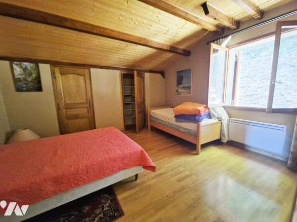 Maison Familiale  - 2  appartements et dépendances