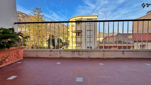 Beaulieu-sur-Mer Centre-ville, 2 pièces rénové avec élégance