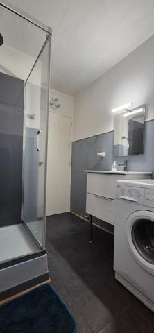 Appartement F1 avec garage, grand balcon exposé sud, potentiel locatif immédiat, rdc.