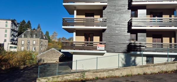 Appartement F1 avec garage, grand balcon exposé sud, potentiel locatif immédiat, rdc.