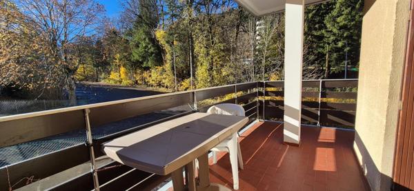 Appartement F1 avec garage, grand balcon exposé sud, potentiel locatif immédiat, rdc.