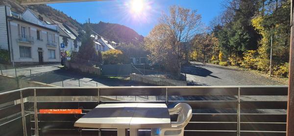 Appartement F1 avec garage, grand balcon exposé sud, potentiel locatif immédiat, rdc.