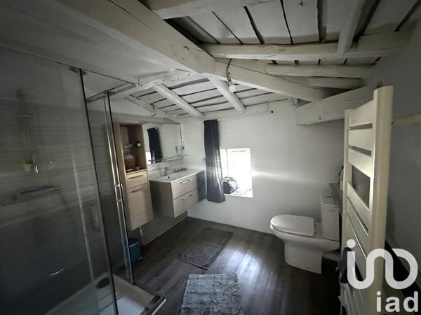 Maison traditionnelle 7 pièces de 188 m² à Chamouillac (17130)