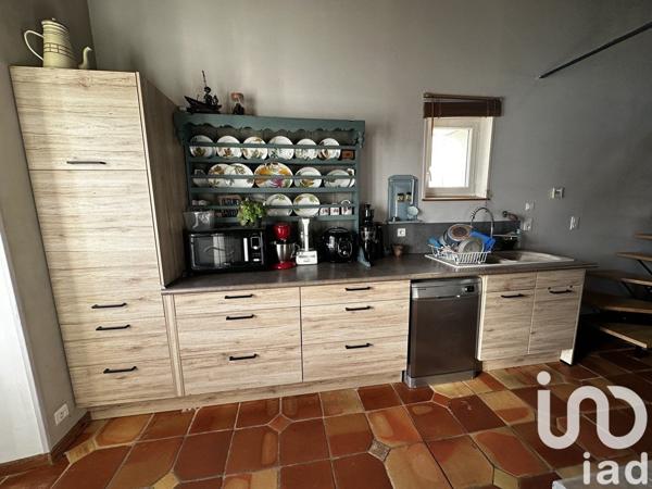 Maison traditionnelle 7 pièces de 188 m² à Chamouillac (17130)