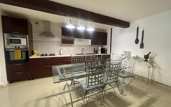 Maison à vendre    5 pièces •  Villemoustaussou